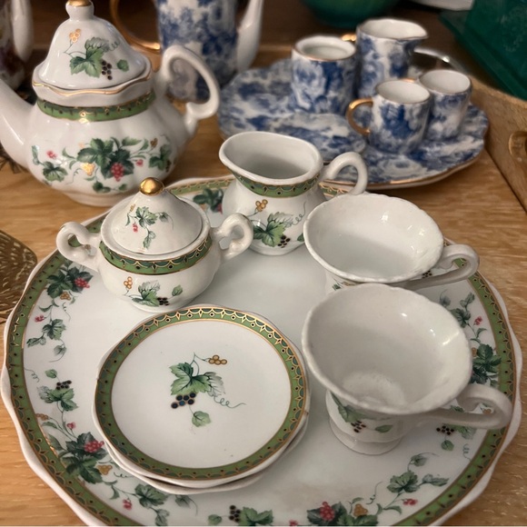 Formalities 4 Tiny Floral Porcelain Tea Sets - Picture 3 of 13